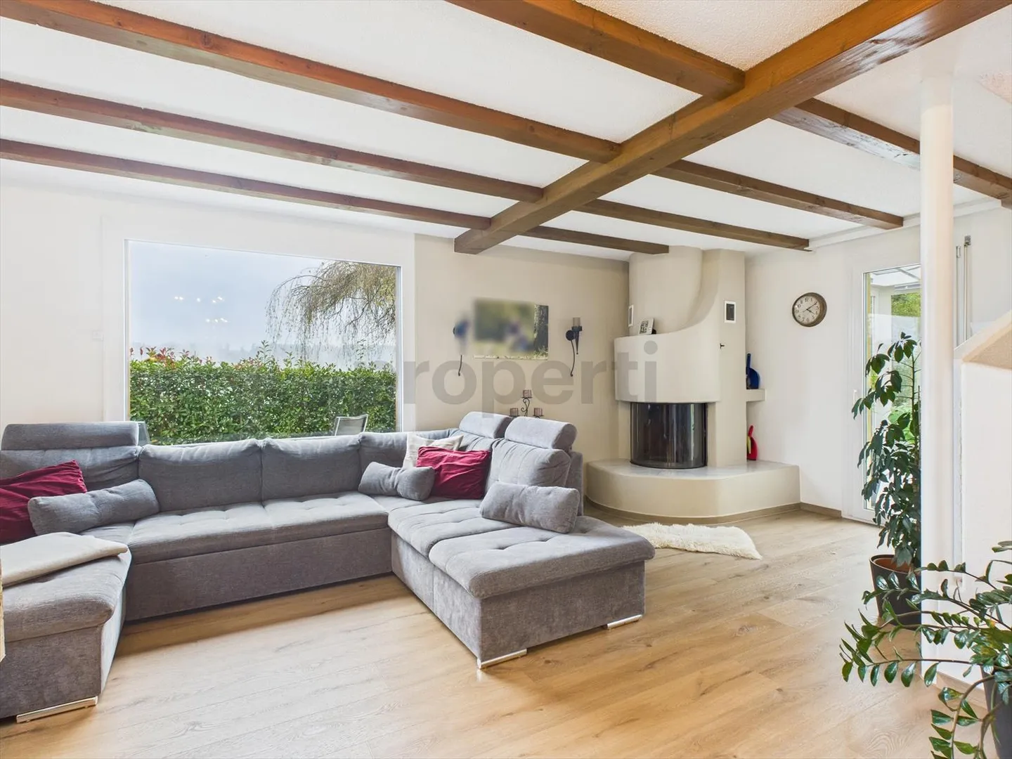 Casa unifamiliare da sogno di 6,5 stanze a Baldingen - Efficiente dal punto di vista energetico e modernizzata - Foto 2 di 13