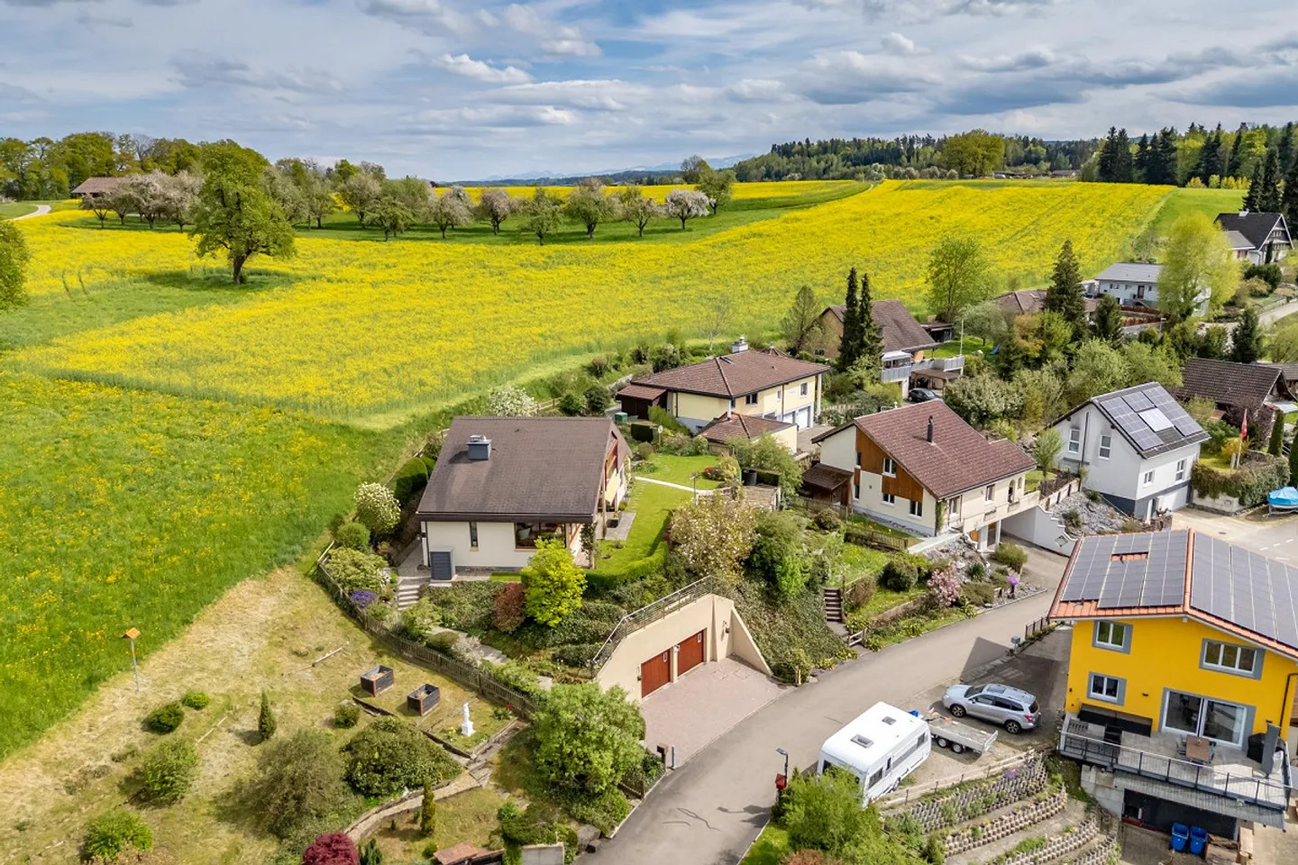 Single-family house with garden idyll in a quiet village location - Photo 4 of 26