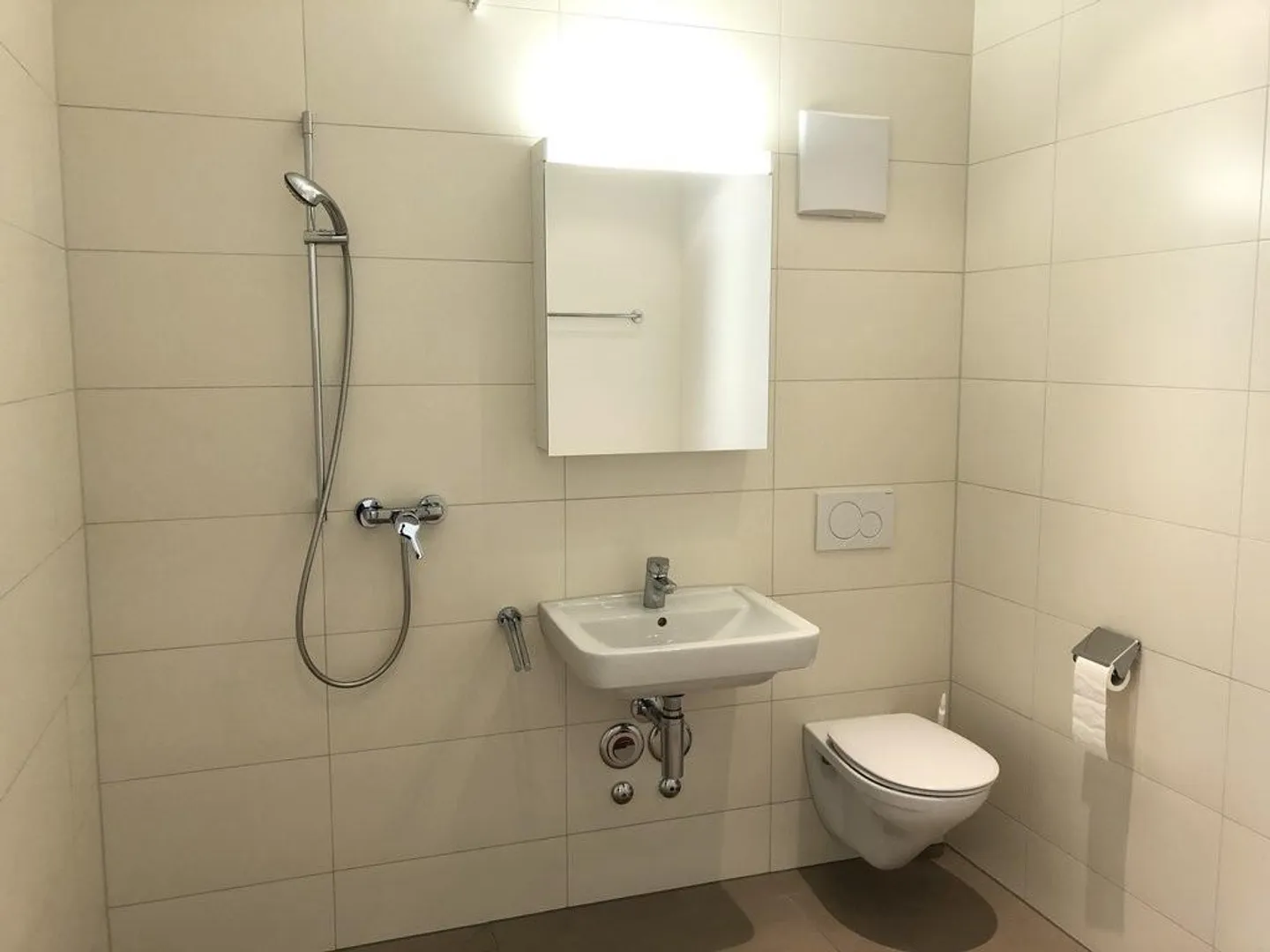 City Life at its Best, Your New Apartment Awaits You - Photo 4 of 7