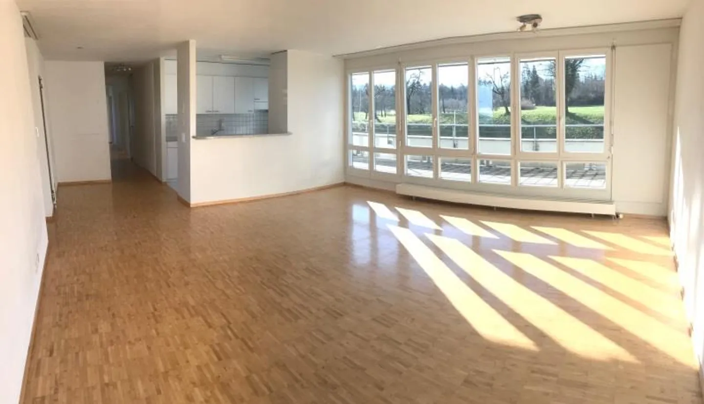 Appartement moderne avec terrasse - Photo 2 sur 7