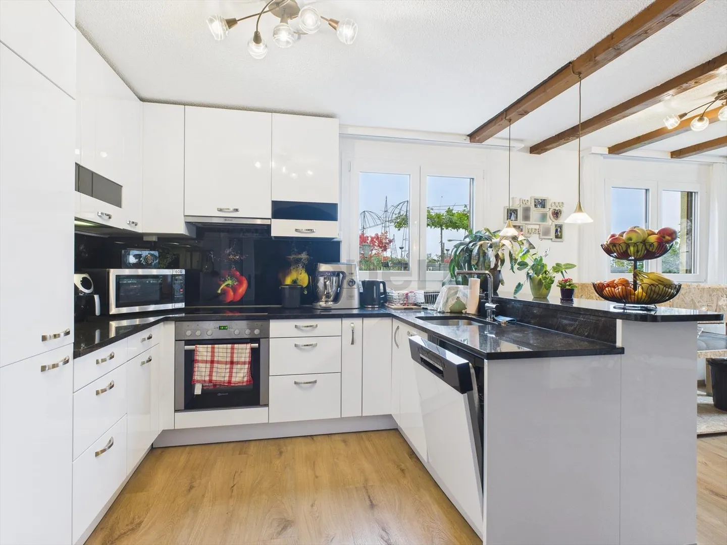 Casa unifamiliare da sogno di 6,5 stanze a Baldingen - Efficiente dal punto di vista energetico e modernizzata - Foto 4 di 13