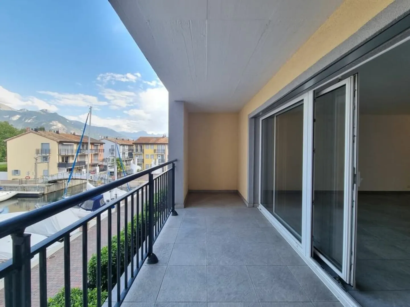 1.5 Room Apartment - Photo 3 of 10