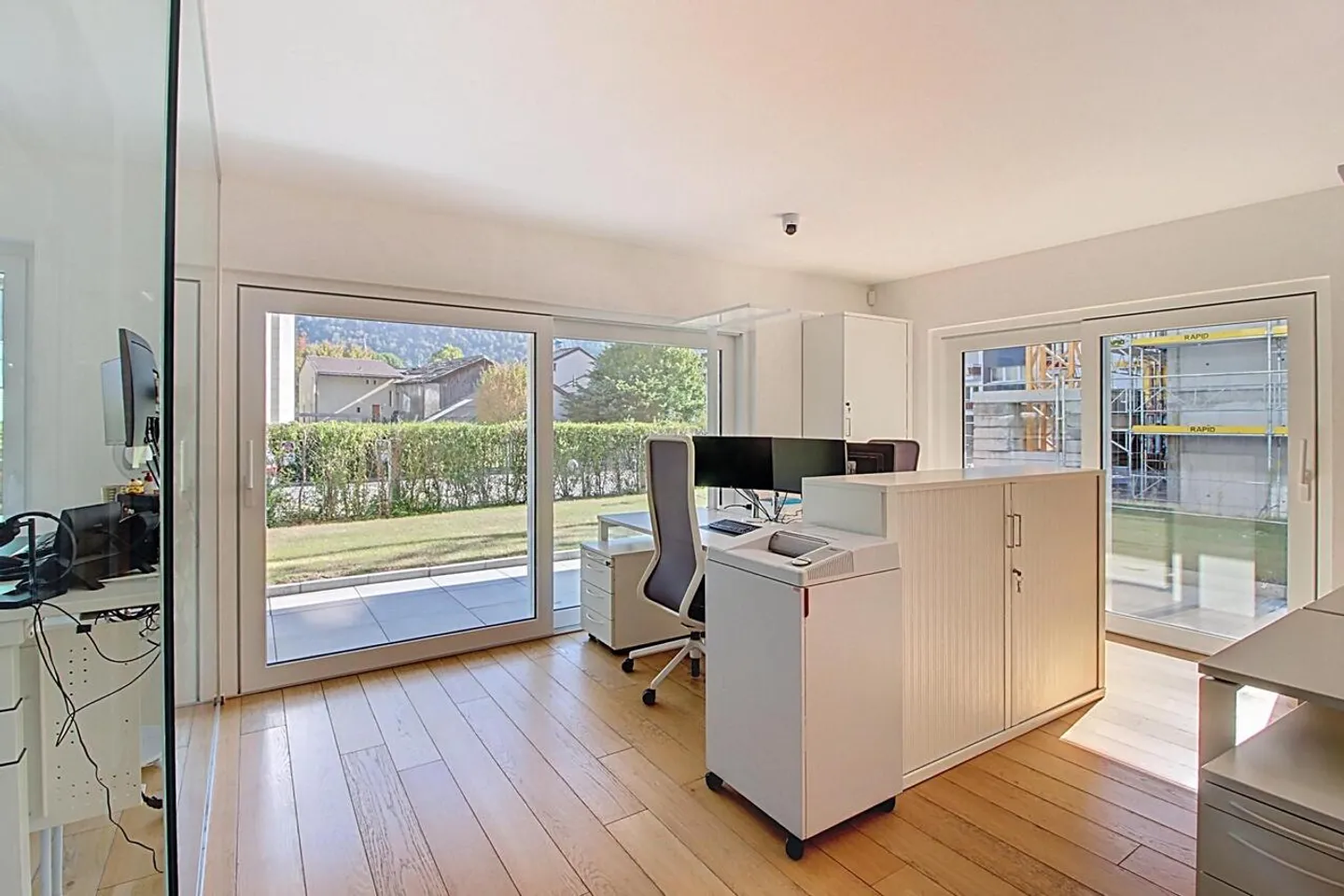 Hochwertige Büros mit Terrasse und privatem Garten - Foto 5 von 5