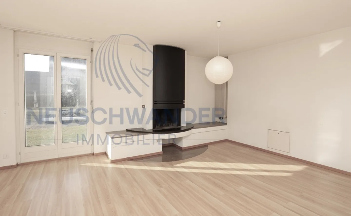 Villa di architetto con magnifico terreno e vista mozzafiato - Foto 9 di 22