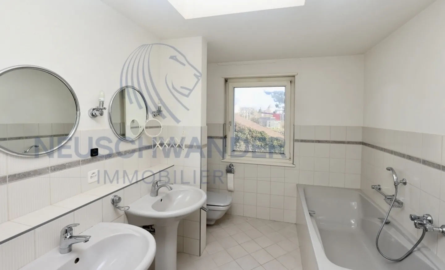 Villa di architetto con magnifico terreno e vista mozzafiato - Foto 16 di 22