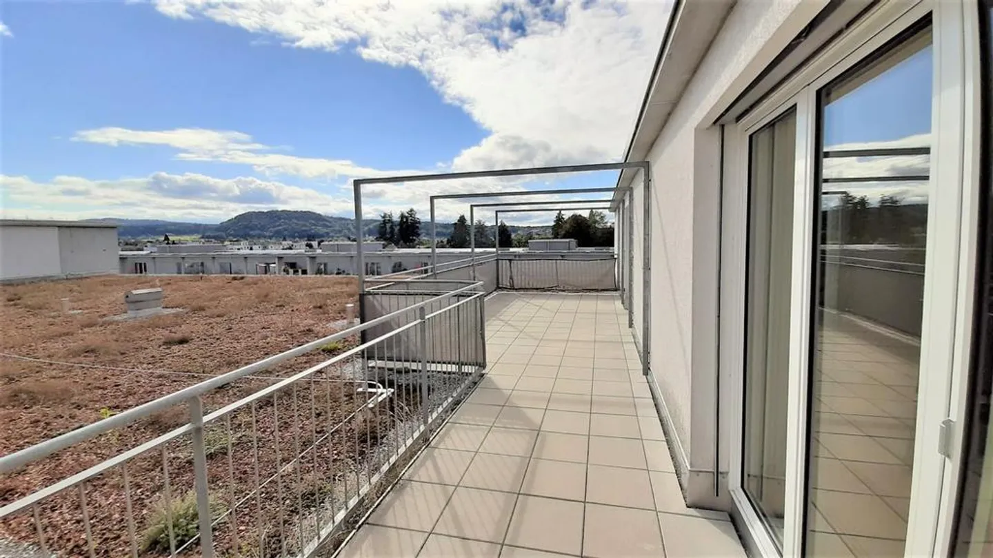 Young Living in Zofingen with an Unusual Floor Plan - Photo 7 of 8