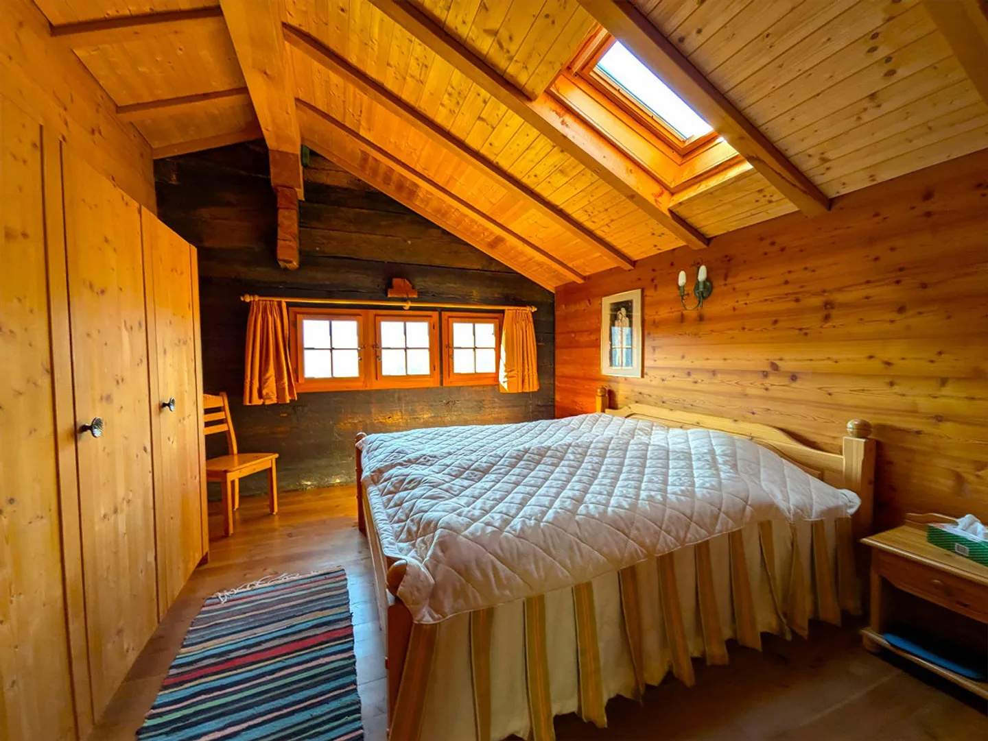 Charming Chalet with Stunning Views - Photo 5 of 19