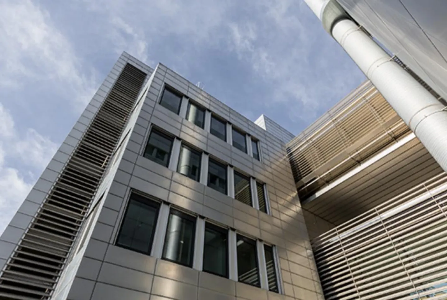 Grosses Hochregallager mit viel Potential zu vermieten - Foto 2 von 6