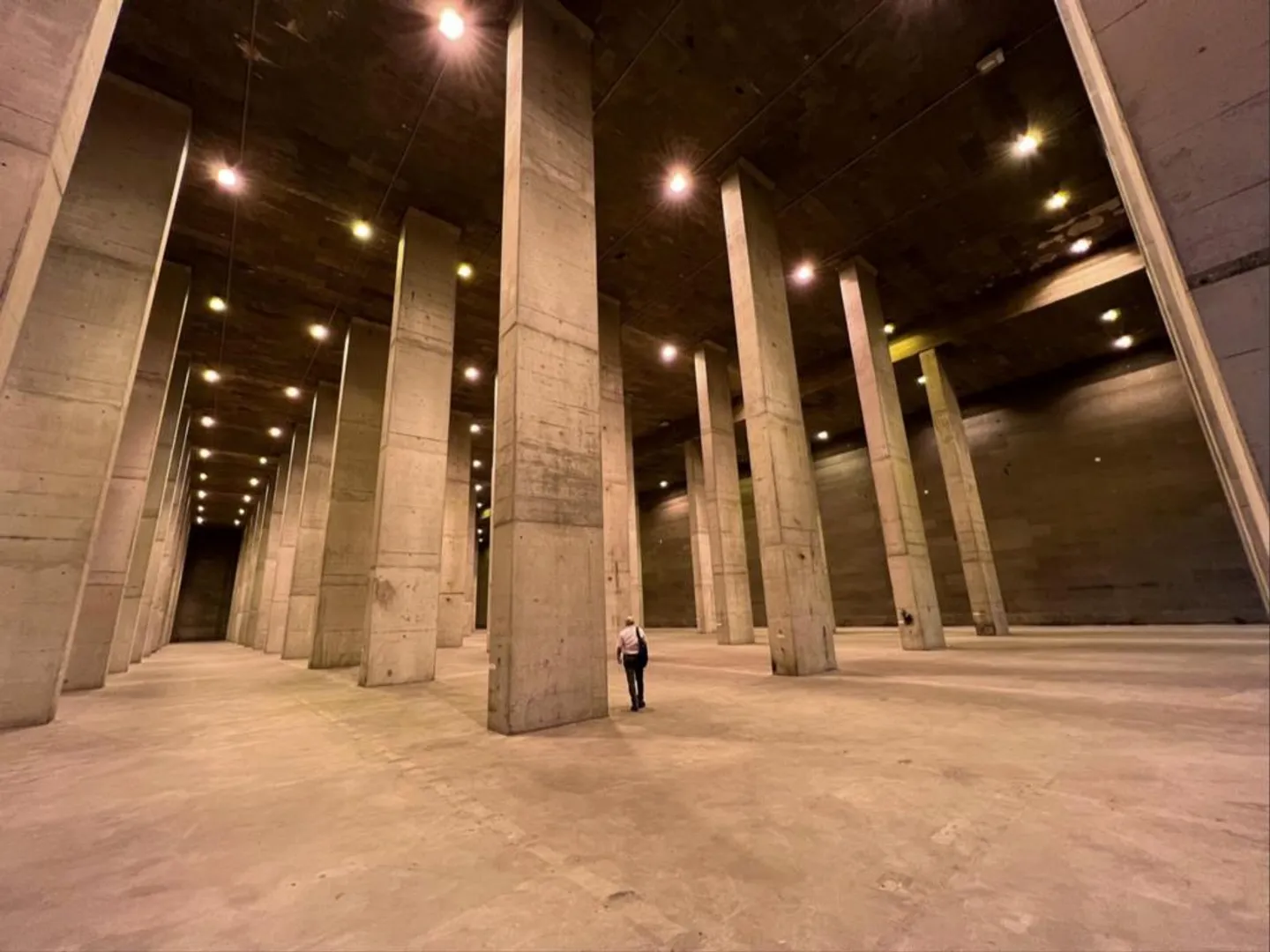 Grosses Hochregallager mit viel Potential zu vermieten - Foto 3 von 6