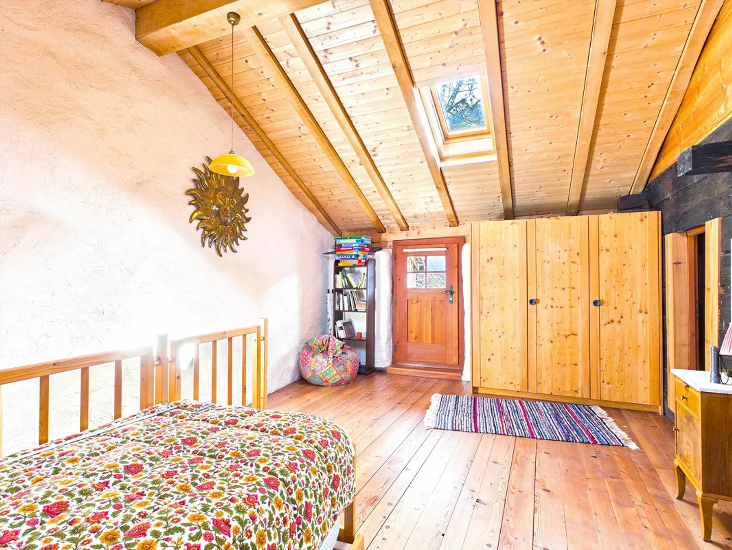 Charming Chalet with Stunning Views - Photo 10 of 19