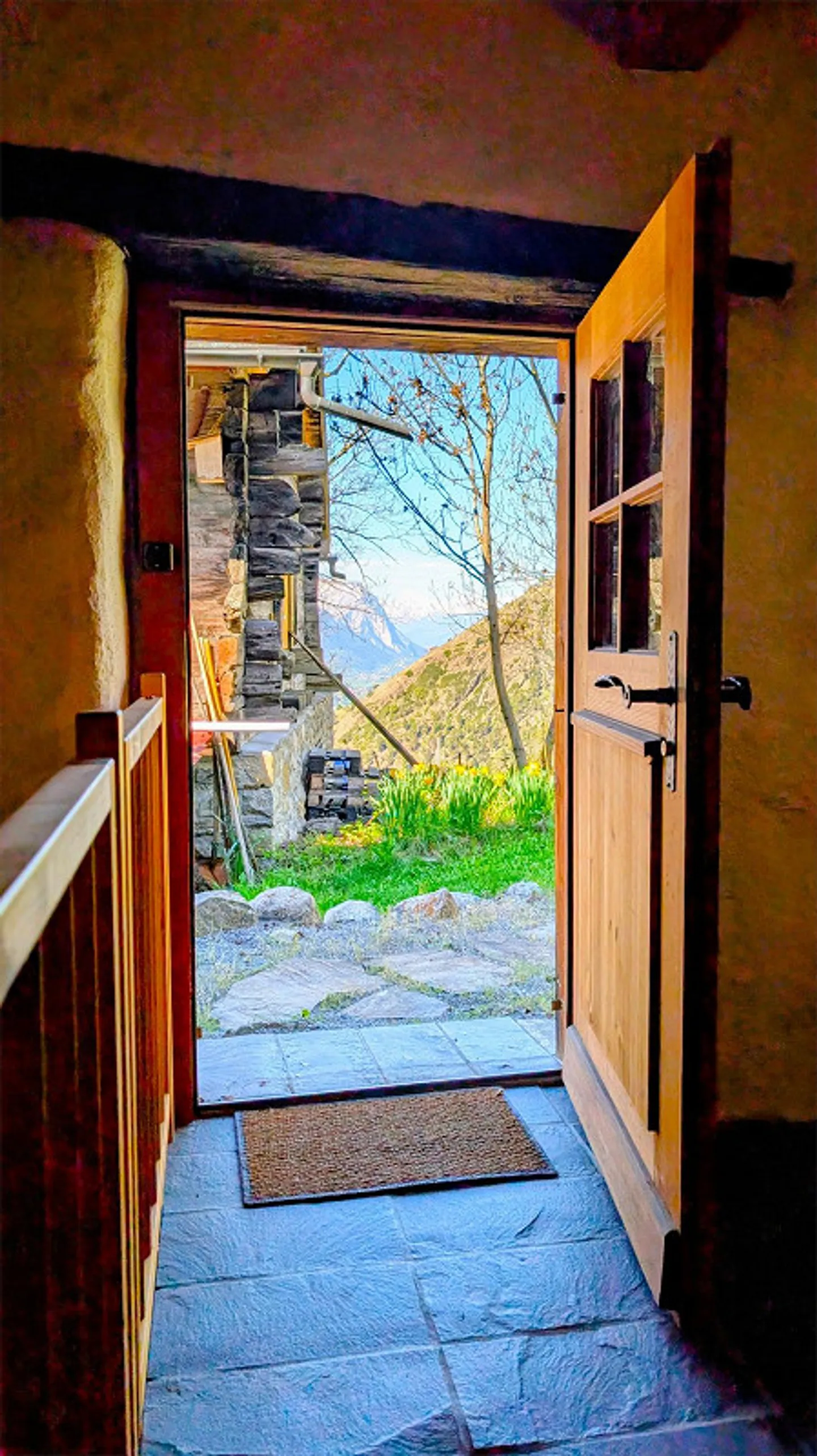 Charming Chalet with Stunning Views - Photo 11 of 19