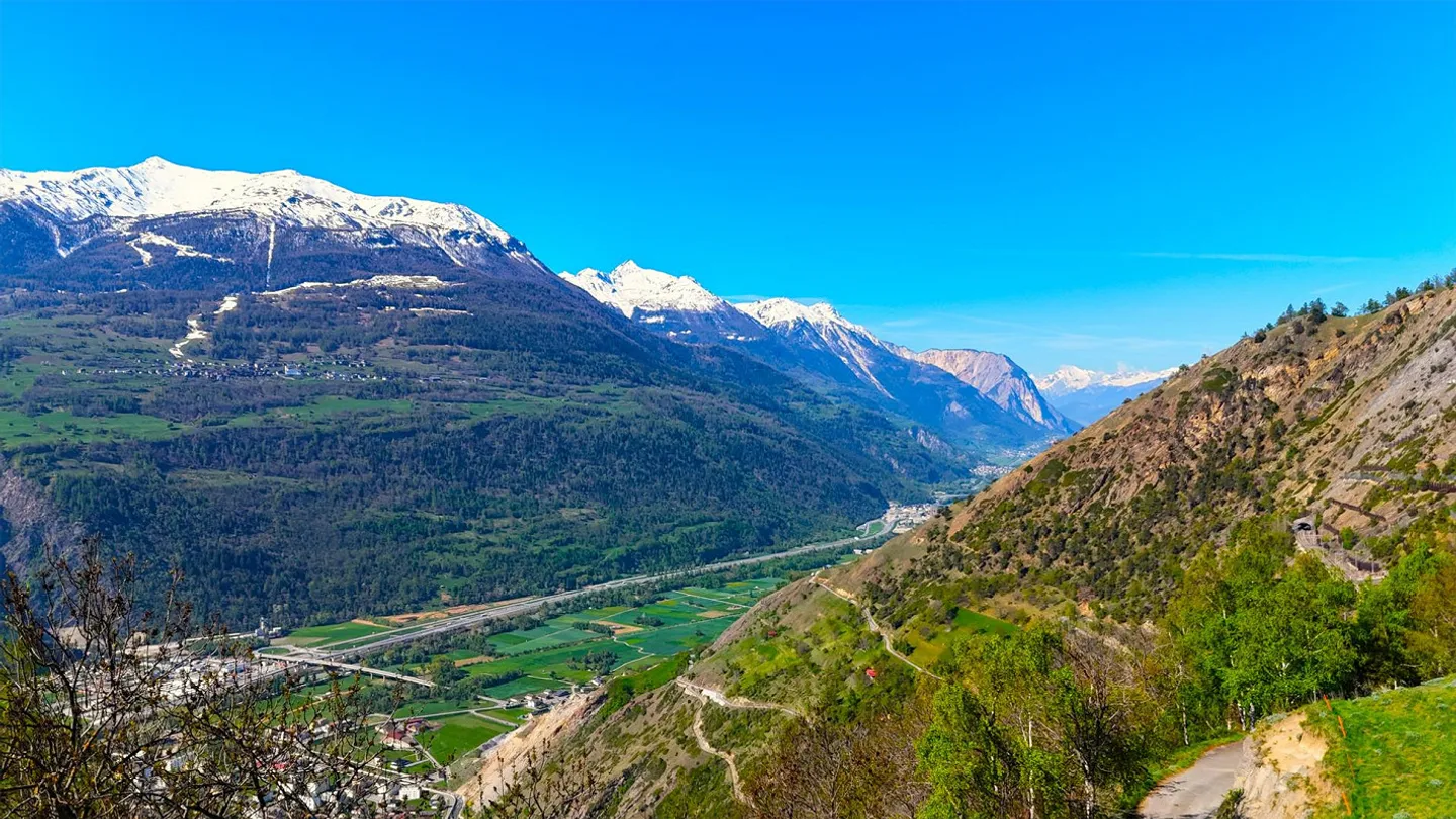 Charming Chalet with Stunning Views - Photo 16 of 19