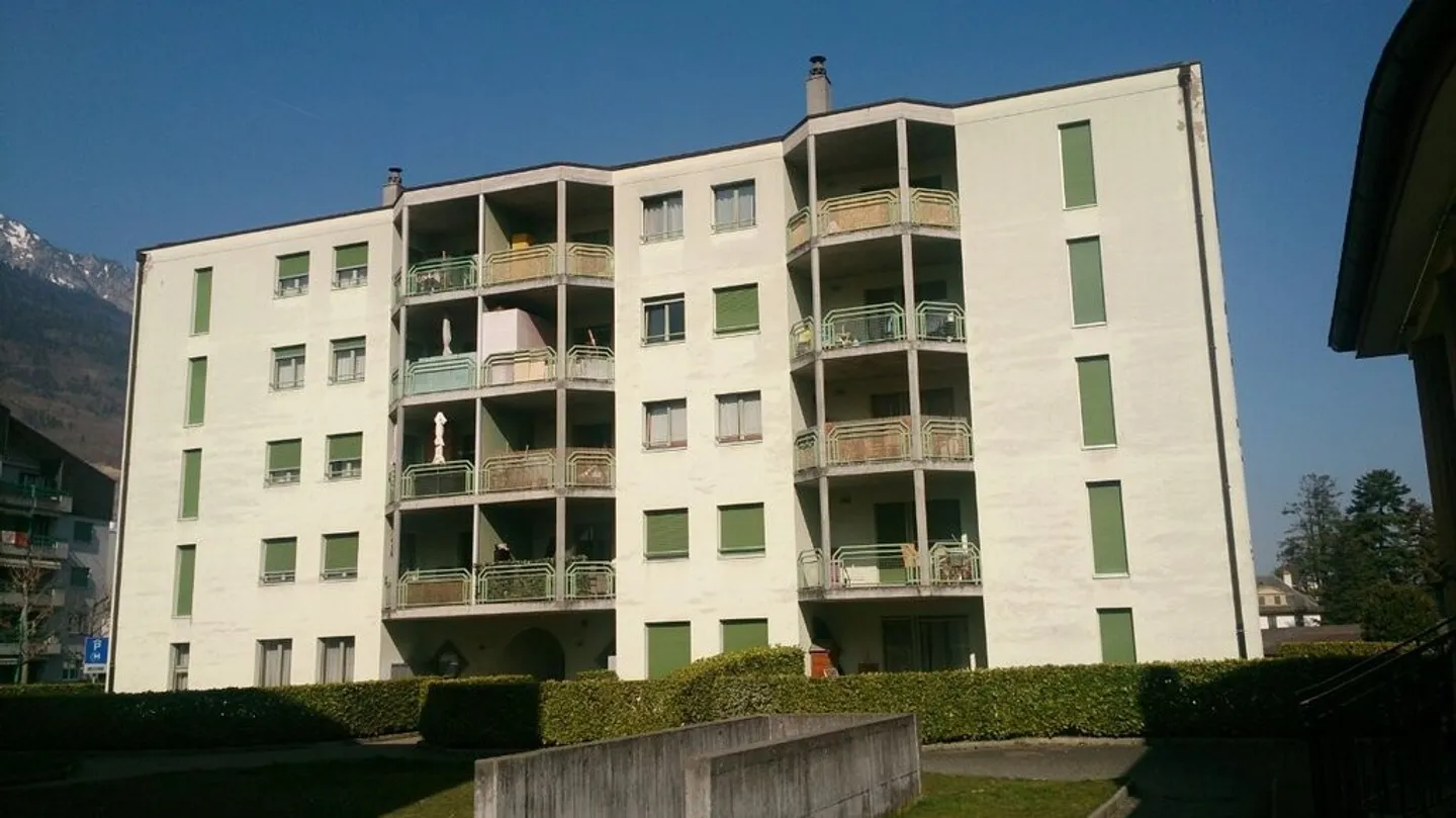 For rent indoor parking space in the center of Monthey - Photo 1 of 1