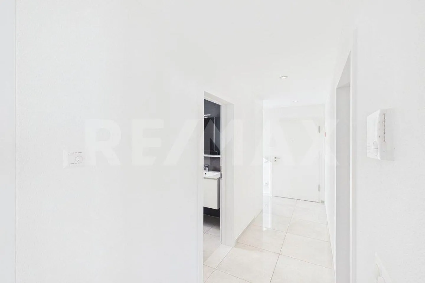 Moderne 4½ Zimmerwohnung mit Balkon - Foto 9 von 13