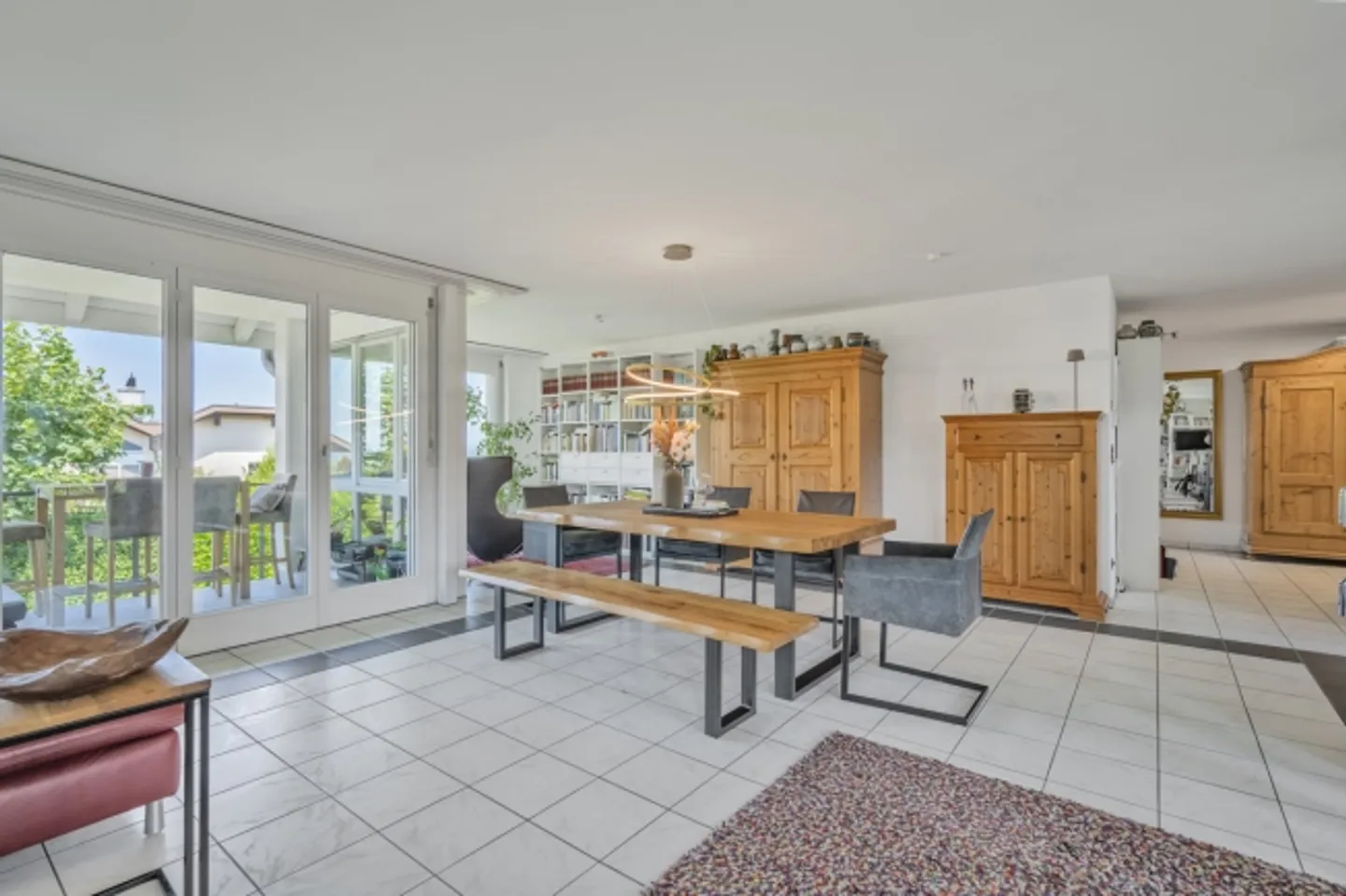APPARTAMENTO CON VISTA SUL LAGO IN UNA POSIZIONE PRIVILEGIATA - Foto 4 di 8