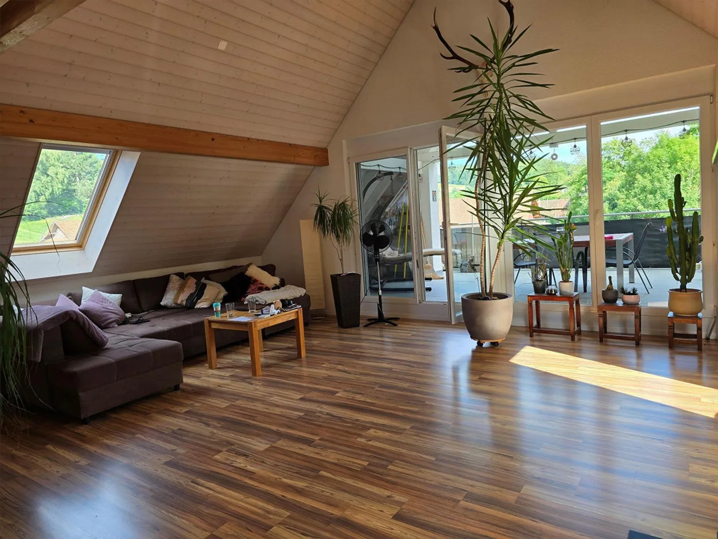 "196m2 Exklusive 4.5-Zimmer-Dachwohnung in Walde AG" - Foto 1 von 15