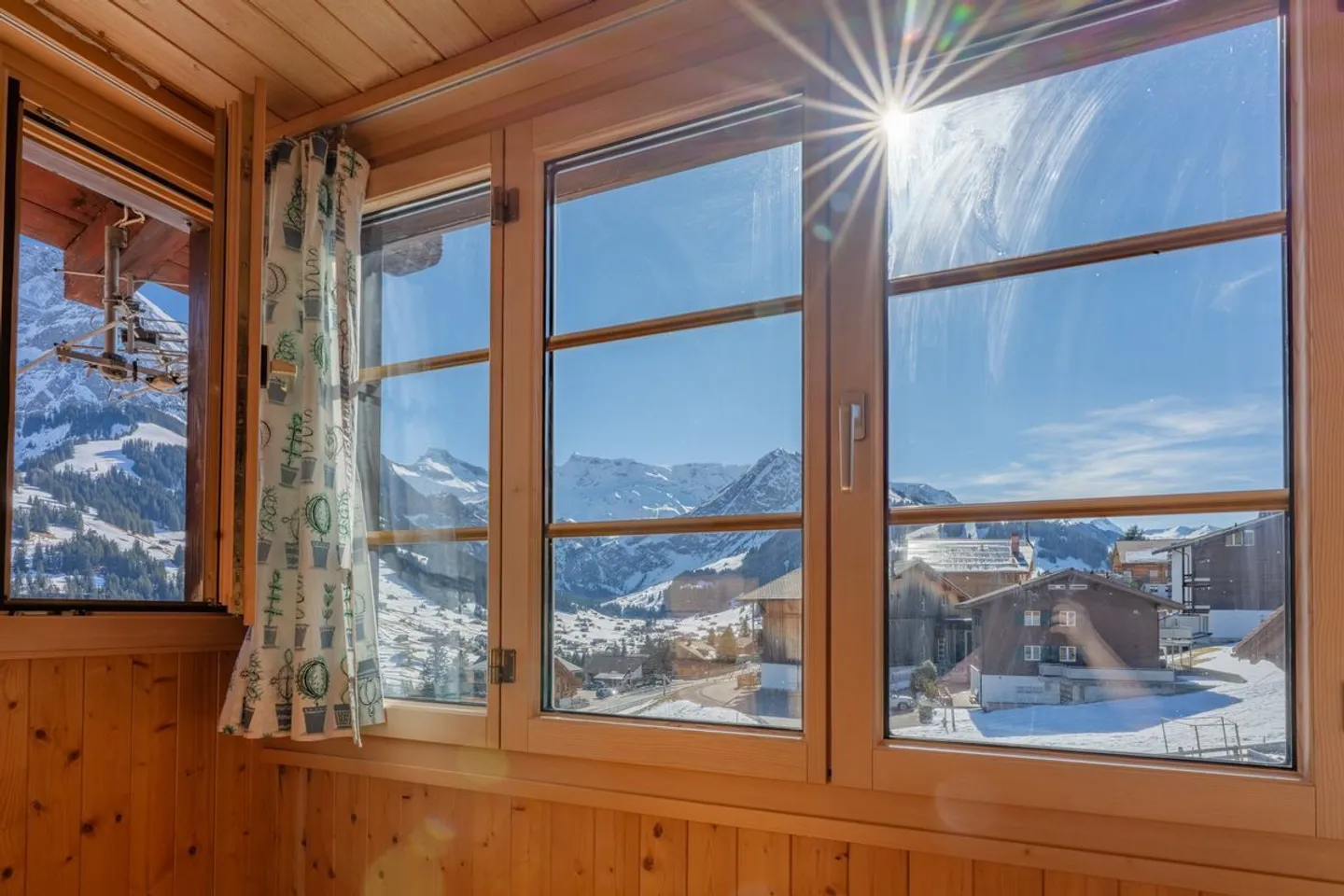 Maison Multi-Familiale avec Vue Époustouflante - Photo 9 sur 13