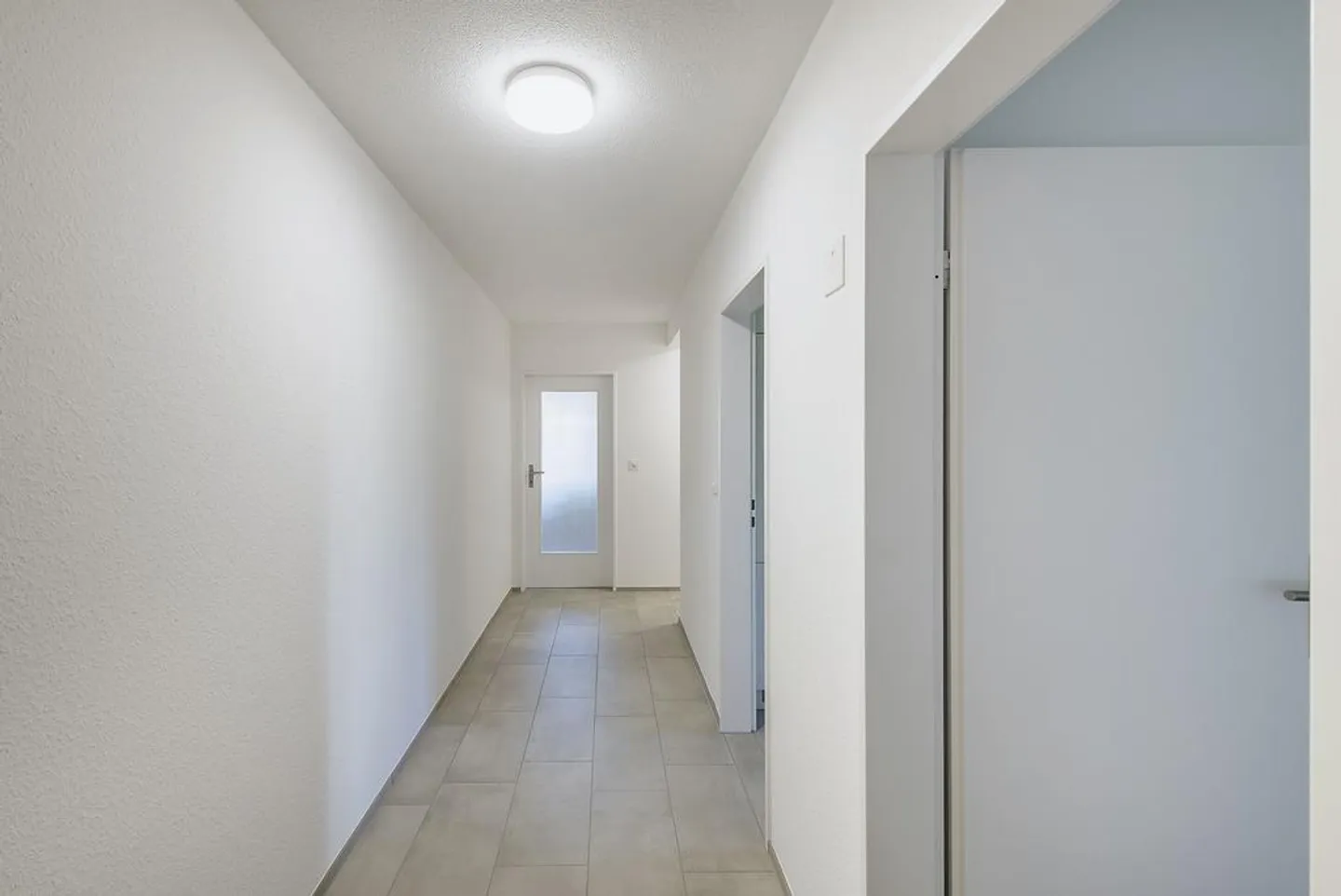 Frisch sanierte 3-Zimmerwohnung mit Sitzplatz und Waschturm - Foto 4 von 5