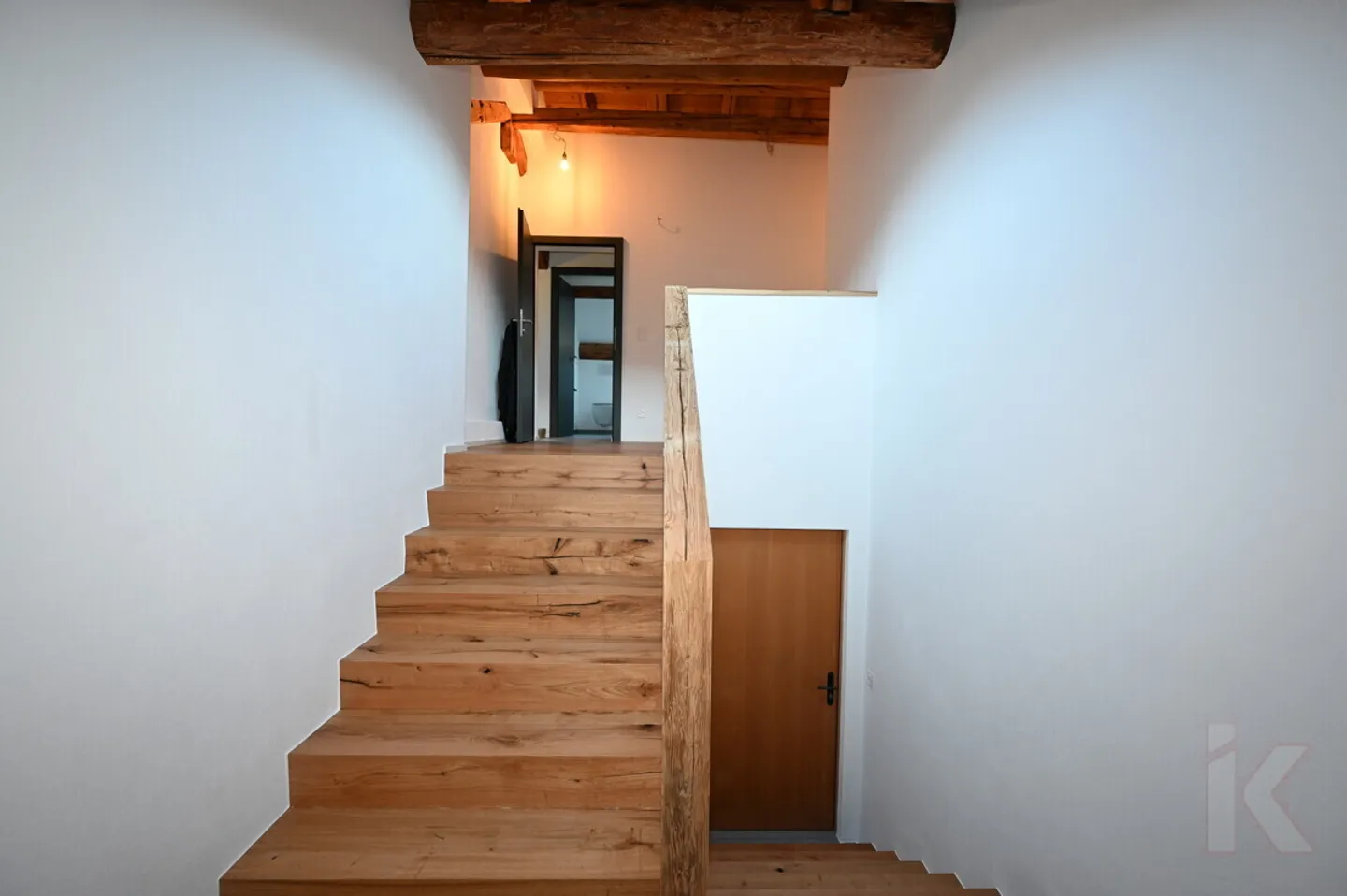 Unique 4.5 Room Attic Apartment in the Center of Andeer - Photo 4 of 12