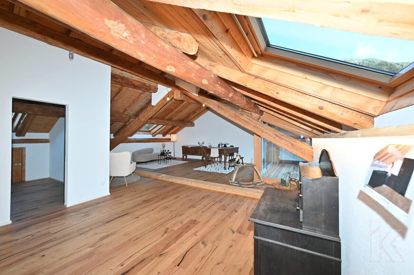 Unique 4.5 Room Attic Apartment in the Center of Andeer - Photo 5 of 12