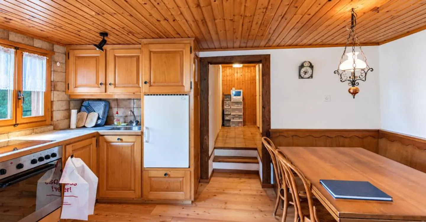 Appartement de caractère à louer à l'année dans un cadre alpin - Photo 3 of 10