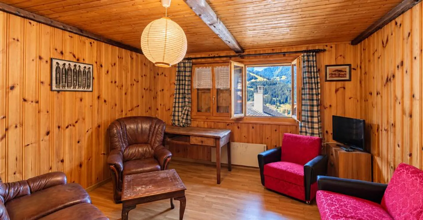 Appartement de caractère à louer à l'année dans un cadre alpin - Photo 5 of 10