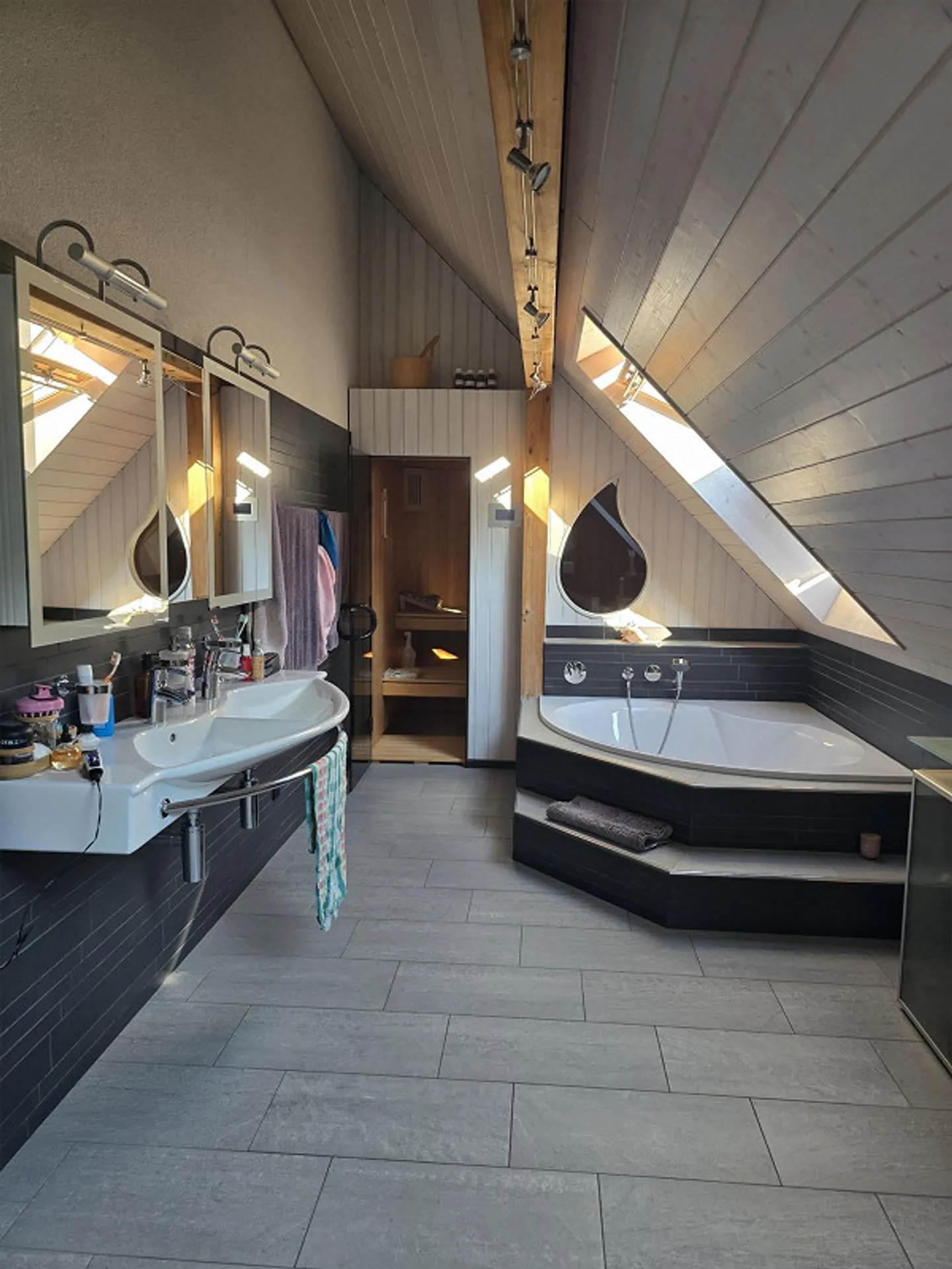 "196m2 Exklusive 4.5-Zimmer-Dachwohnung in Walde AG" - Foto 10 von 15