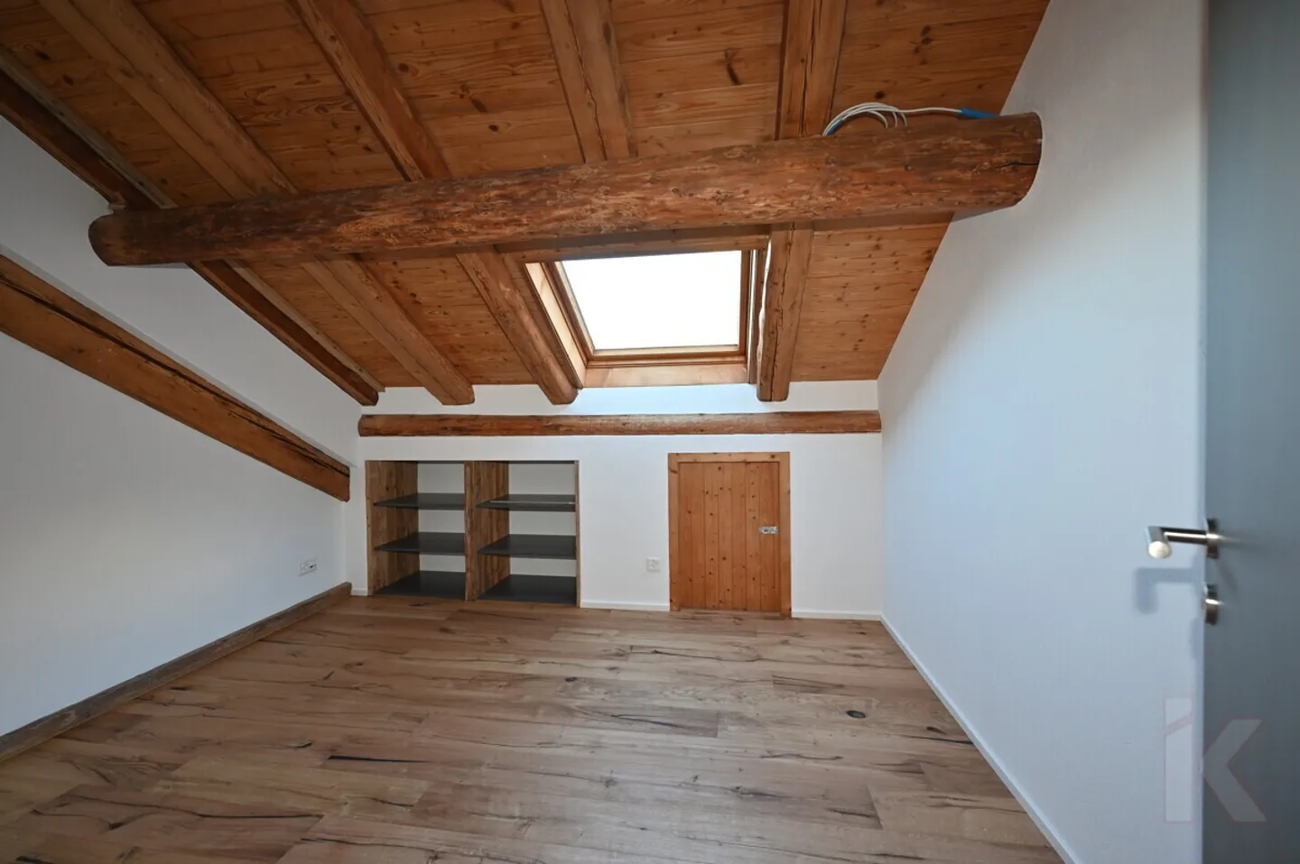 Unique 4.5 Room Attic Apartment in the Center of Andeer - Photo 8 of 12