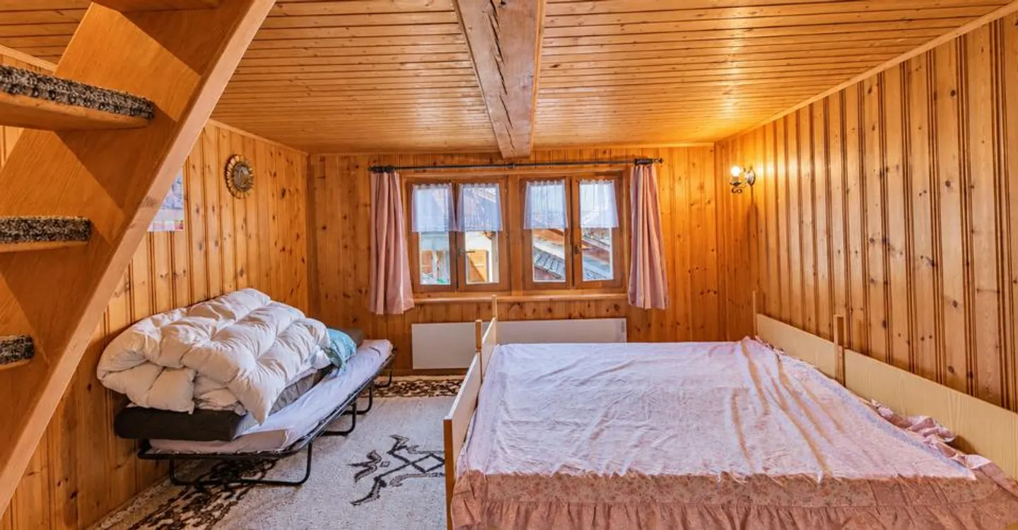 Appartement de caractère à louer à l'année dans un cadre alpin - Photo 7 of 10