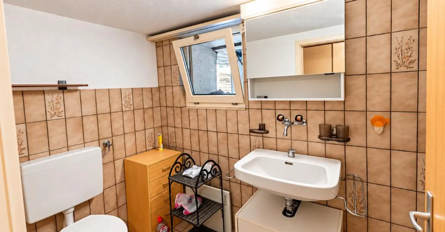 Appartement de caractère à louer à l'année dans un cadre alpin - Photo 8 of 10