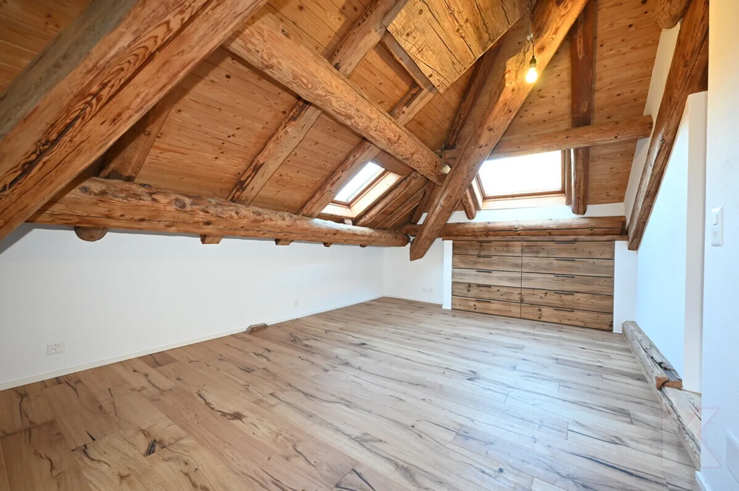 Unique 4.5 Room Attic Apartment in the Center of Andeer - Photo 10 of 12