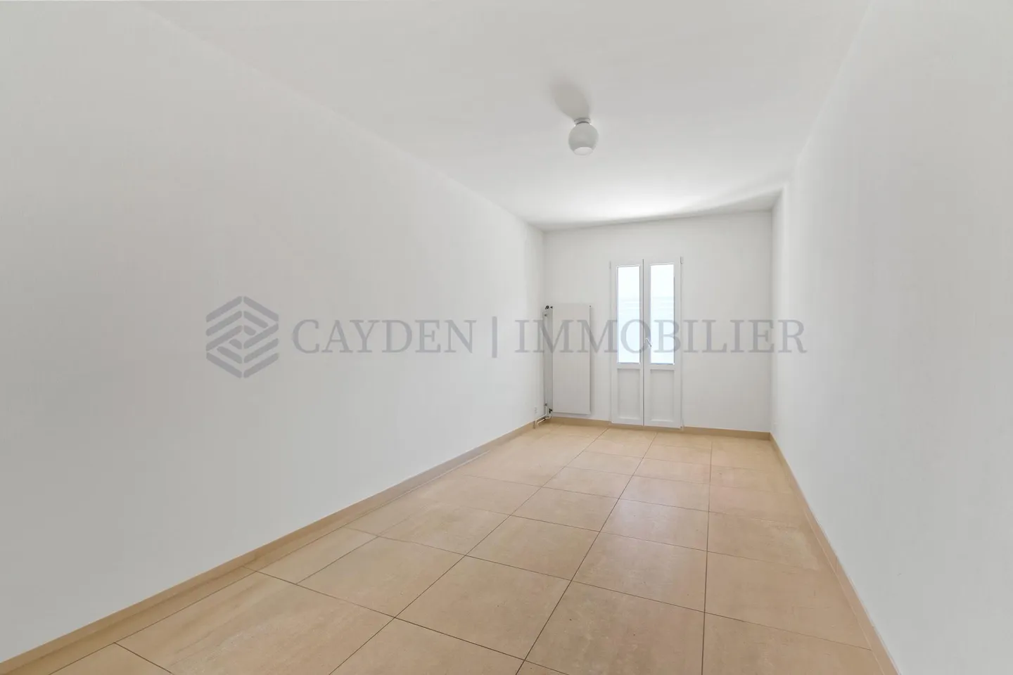 Mixed-Use Building in Bernex - Photo 9 of 17