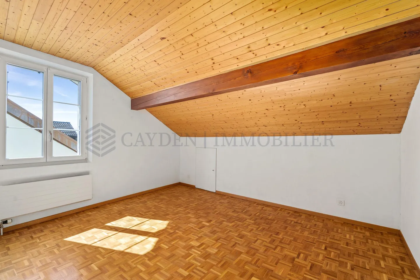 Mixed-Use Building in Bernex - Photo 13 of 17