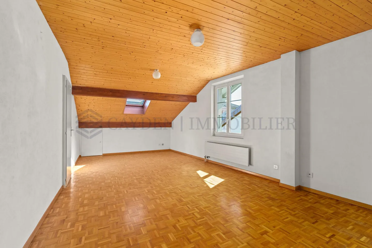 Mixed-Use Building in Bernex - Photo 14 of 17