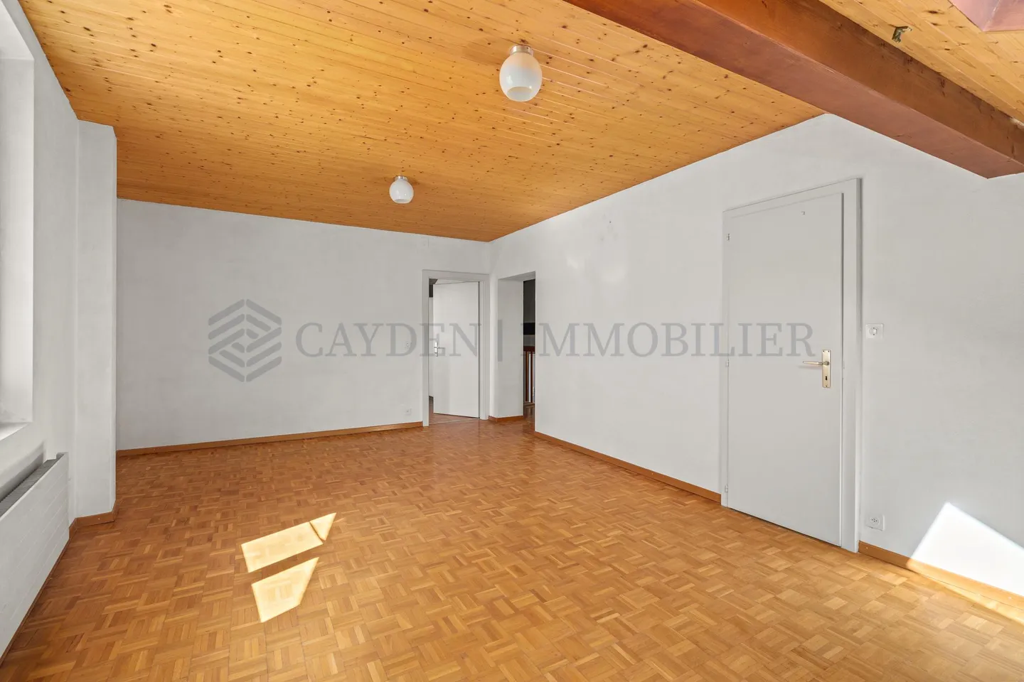 Mixed-Use Building in Bernex - Photo 15 of 17