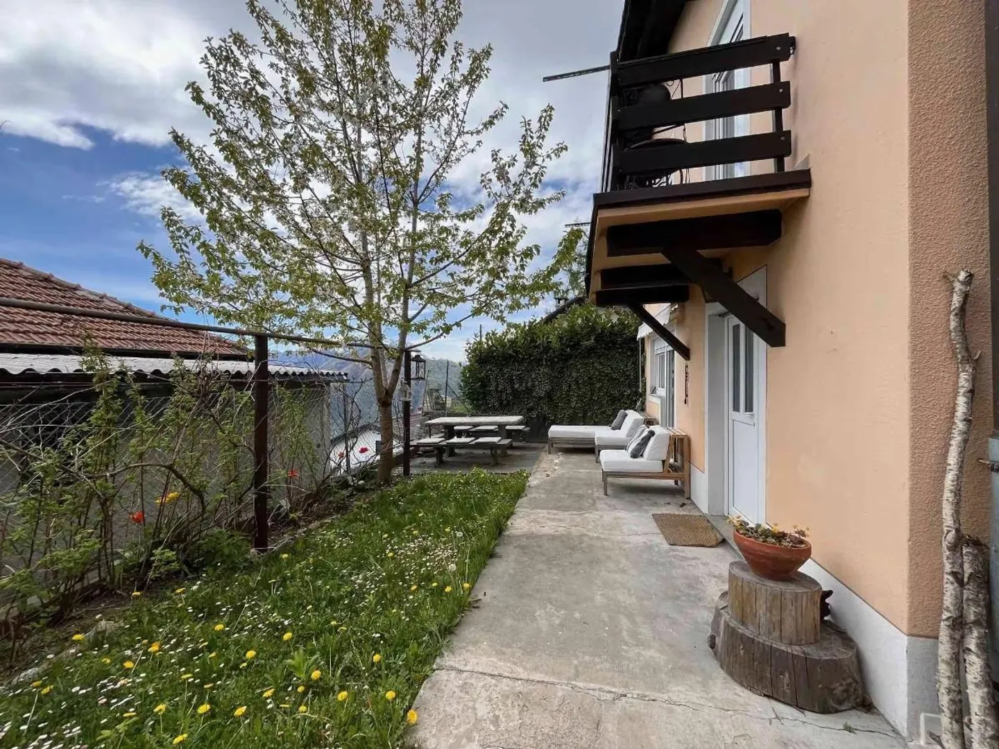 3.5 Room Rustic - Photo 3 of 5