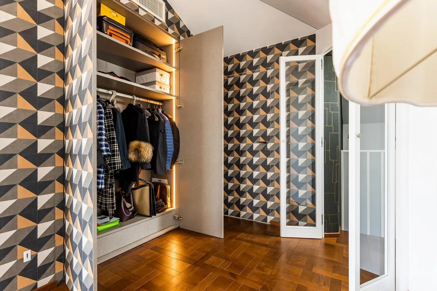DUPLEX INTRouvABLE ET RECHERCHÉ AU COEUR DE LUGANO - Photo 10 sur 13