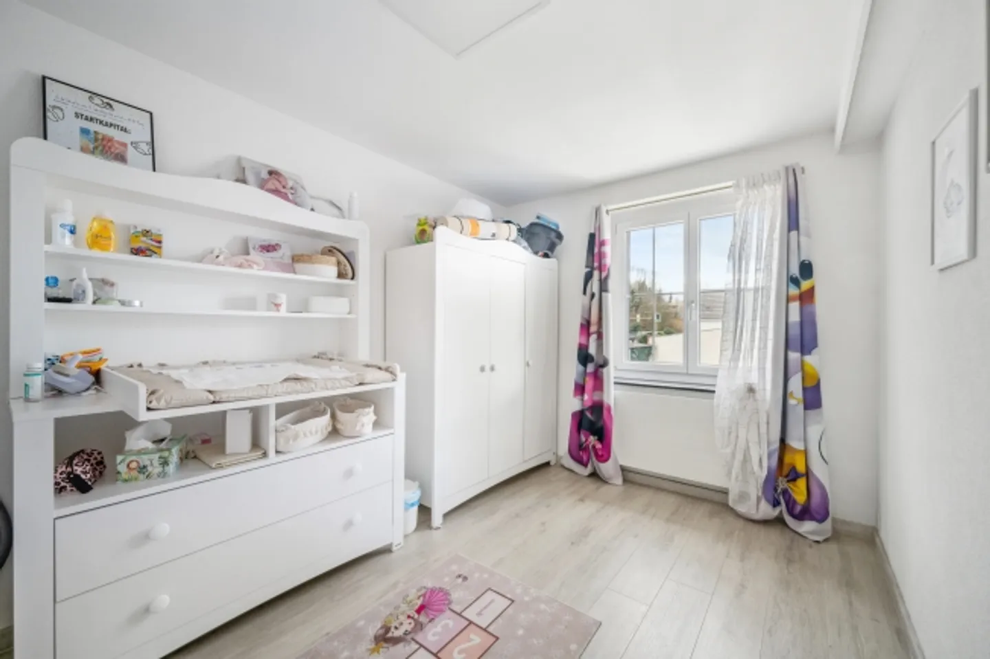 Maison de coin 4.5 pièces avec jardin et piscine à Oberwil BL - Photo 4 sur 13