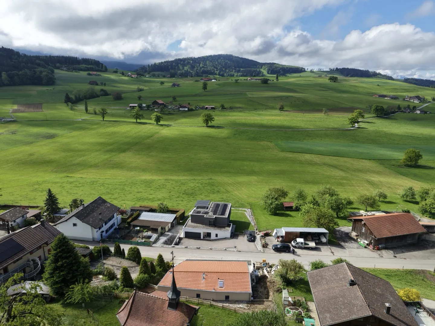 NEUE EINZELVILLA - 2 WOHNUNGEN - PANORAMABLICK - Foto 3 von 12