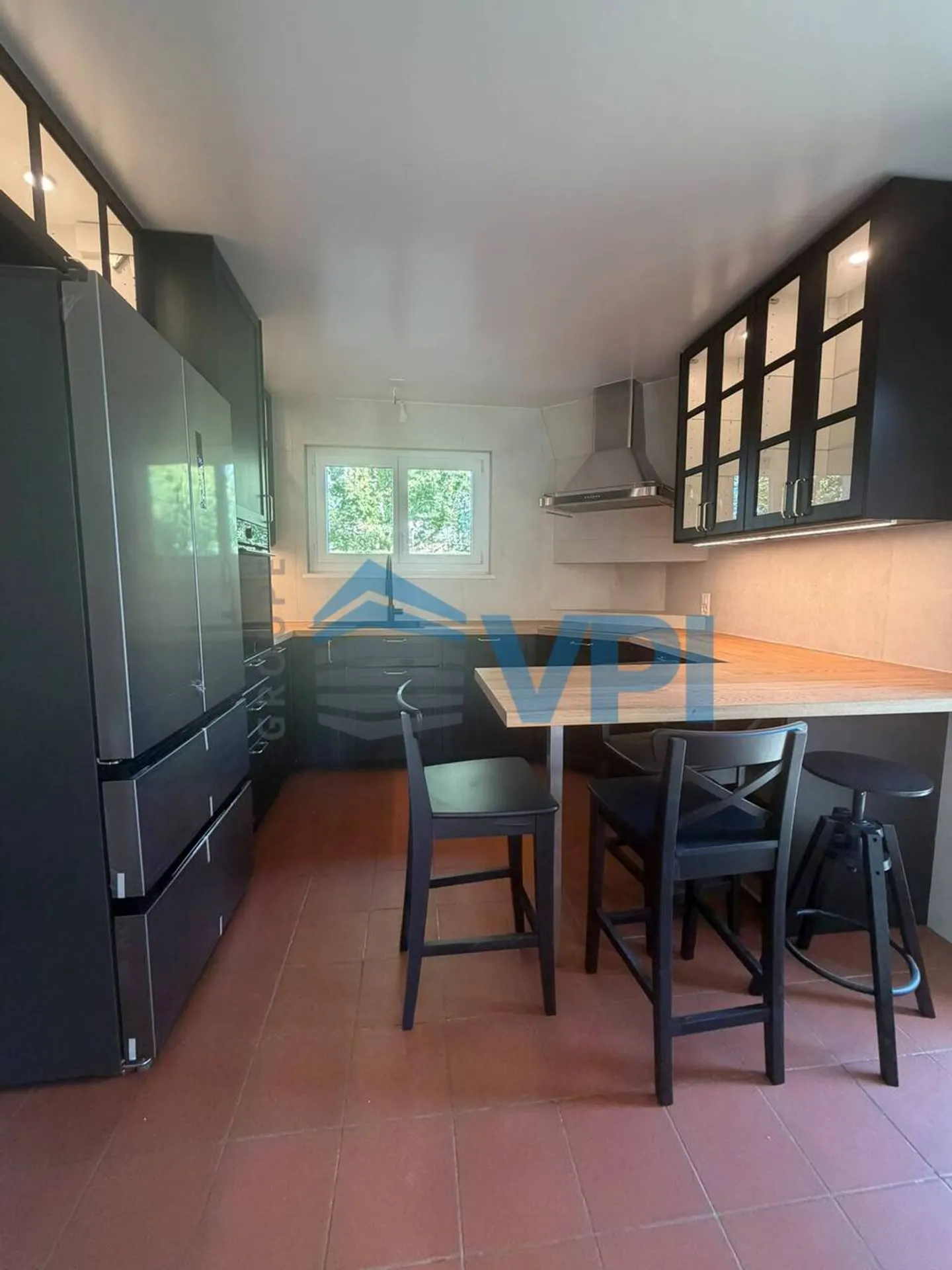 Beautiful Renovated Family Villa with Pool and Vineyard Views - Sézenove/Bernex - Photo 28 of 28