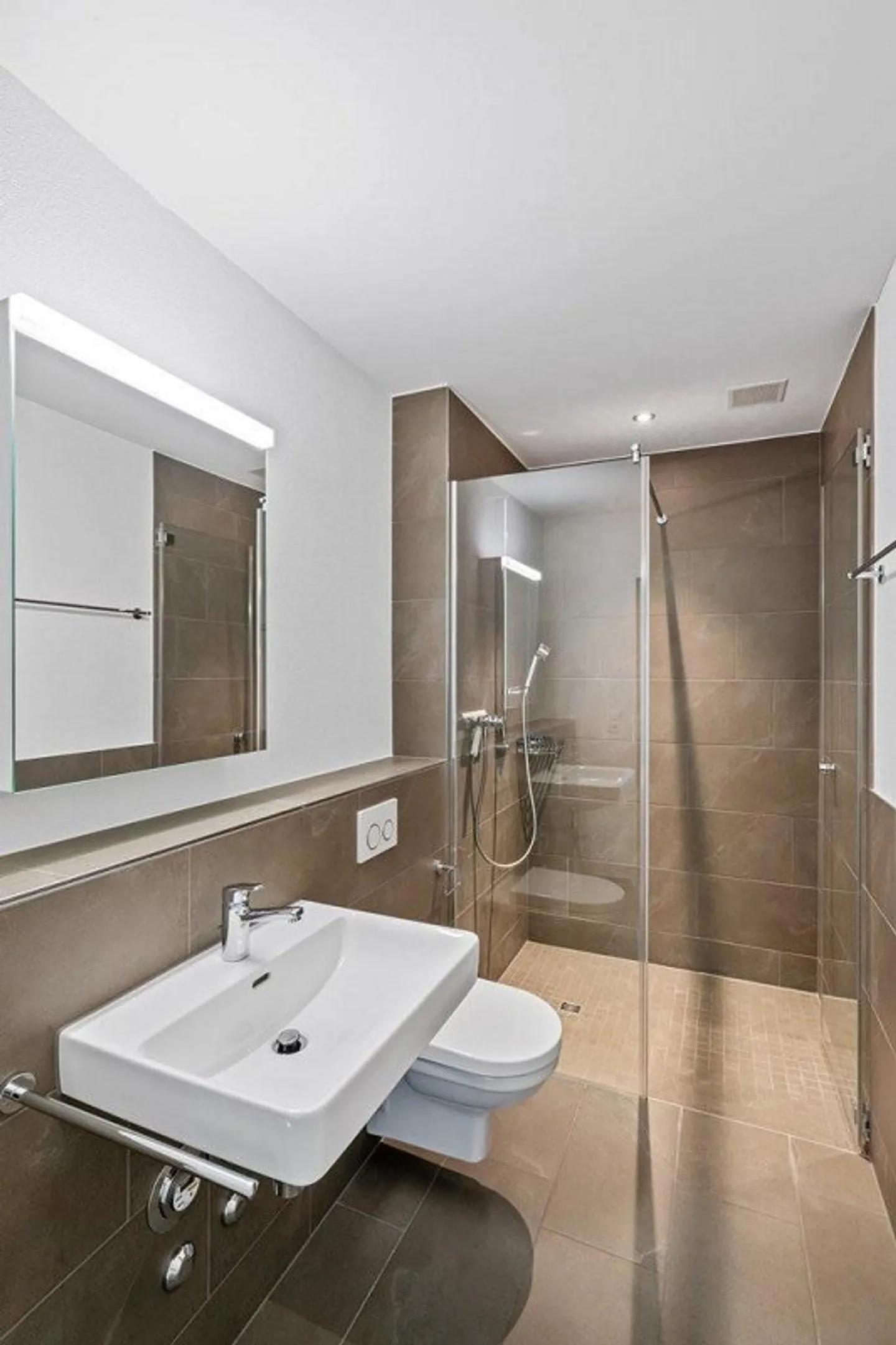 Attractive living space for you - Photo 7 of 11