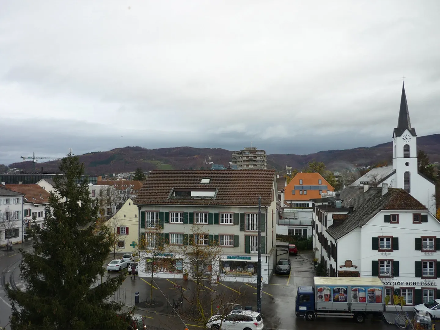 2-room apartment on the main street in Reinach-Dorf - Photo 2 of 9