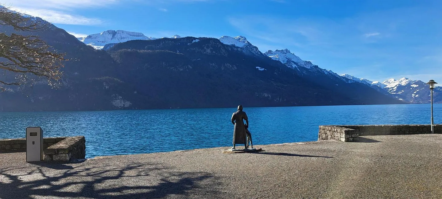 Appartamento esclusivo direttamente sul lago di Brienz - Foto 1 di 11