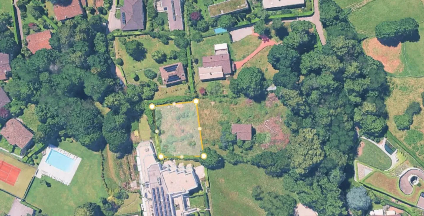 Terreno edificabile con progetto approvato - Foto 1 di 2