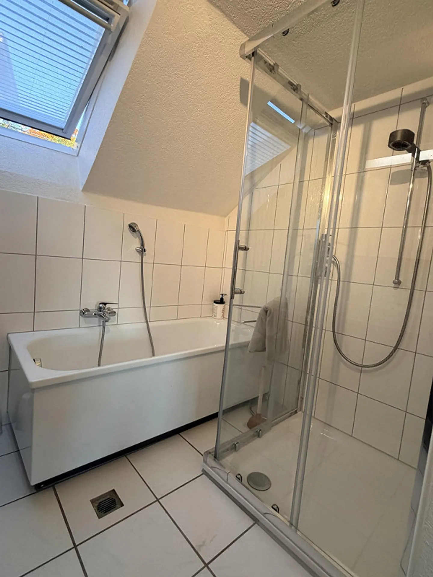 Appartement de 3,5 pièces en style loft avec vue sur le lac et grande terrasse - Photo 25 sur 29