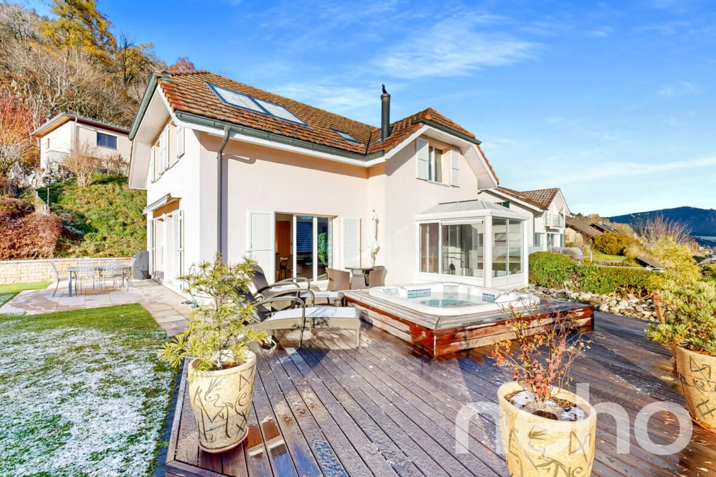 Sublimes Villa mit Terrasse, Jacuzzi, Aussicht und 80m2 Spa/Kino-Bereich - Photo 2 sur 13