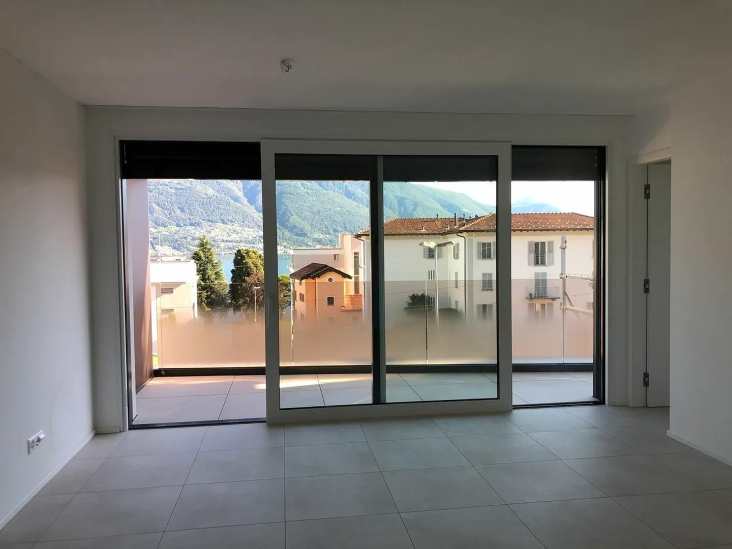 Helle 2,5-Zimmer-Wohnung mit Seeblick zu vermieten. Hauptwohnsitz. - Foto 4 von 5