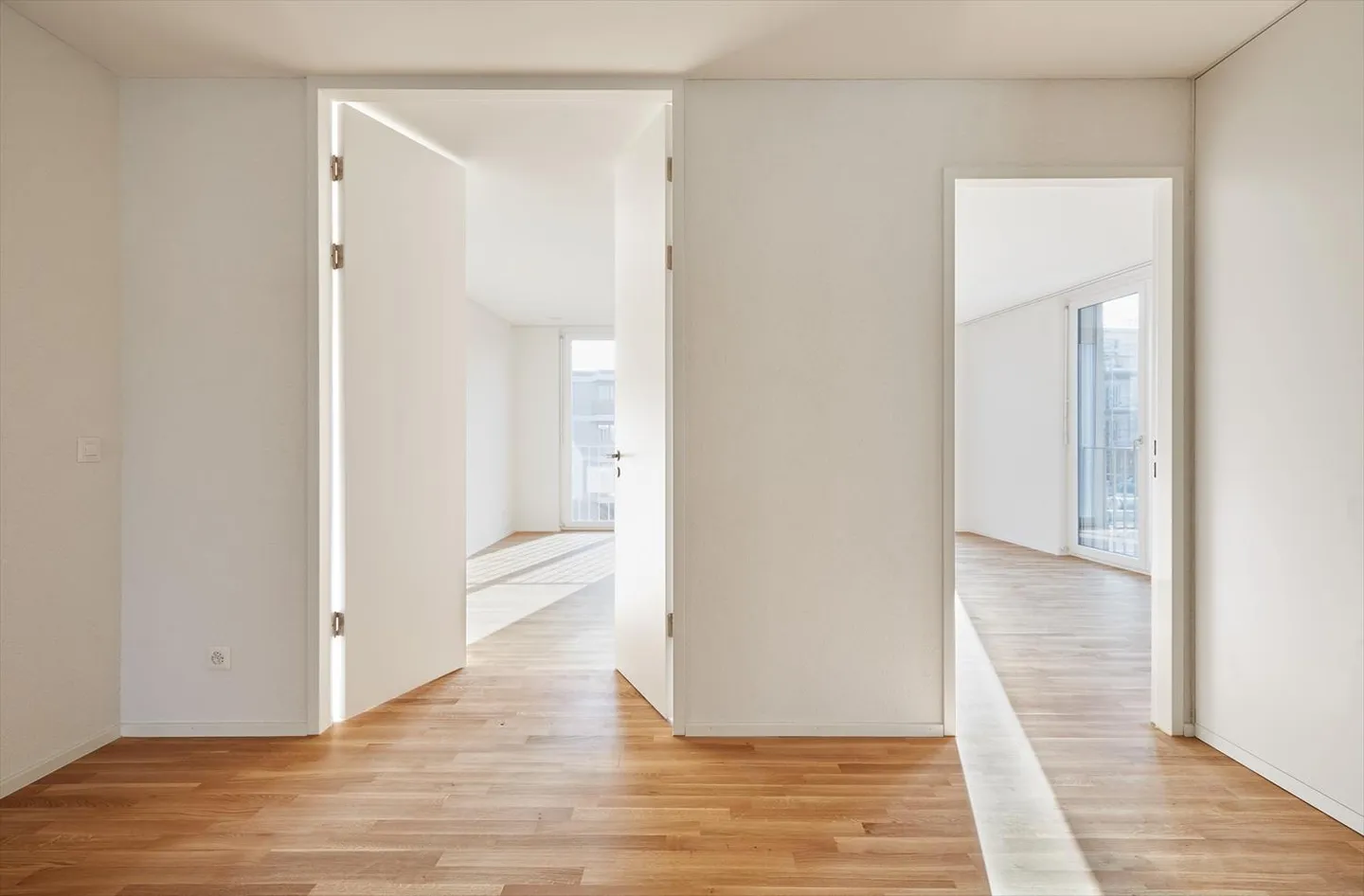 Beau et spacieux logement ! - Photo 2 sur 5