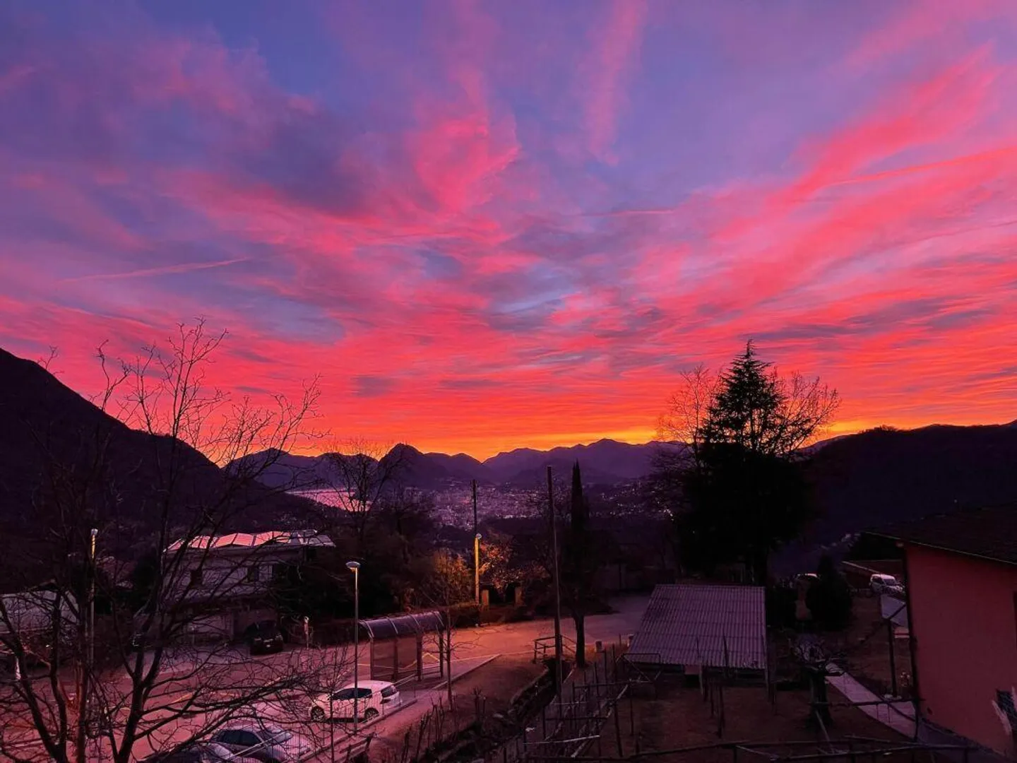 Bella casa a schiera con terrazza panoramica - Foto 3 di 6