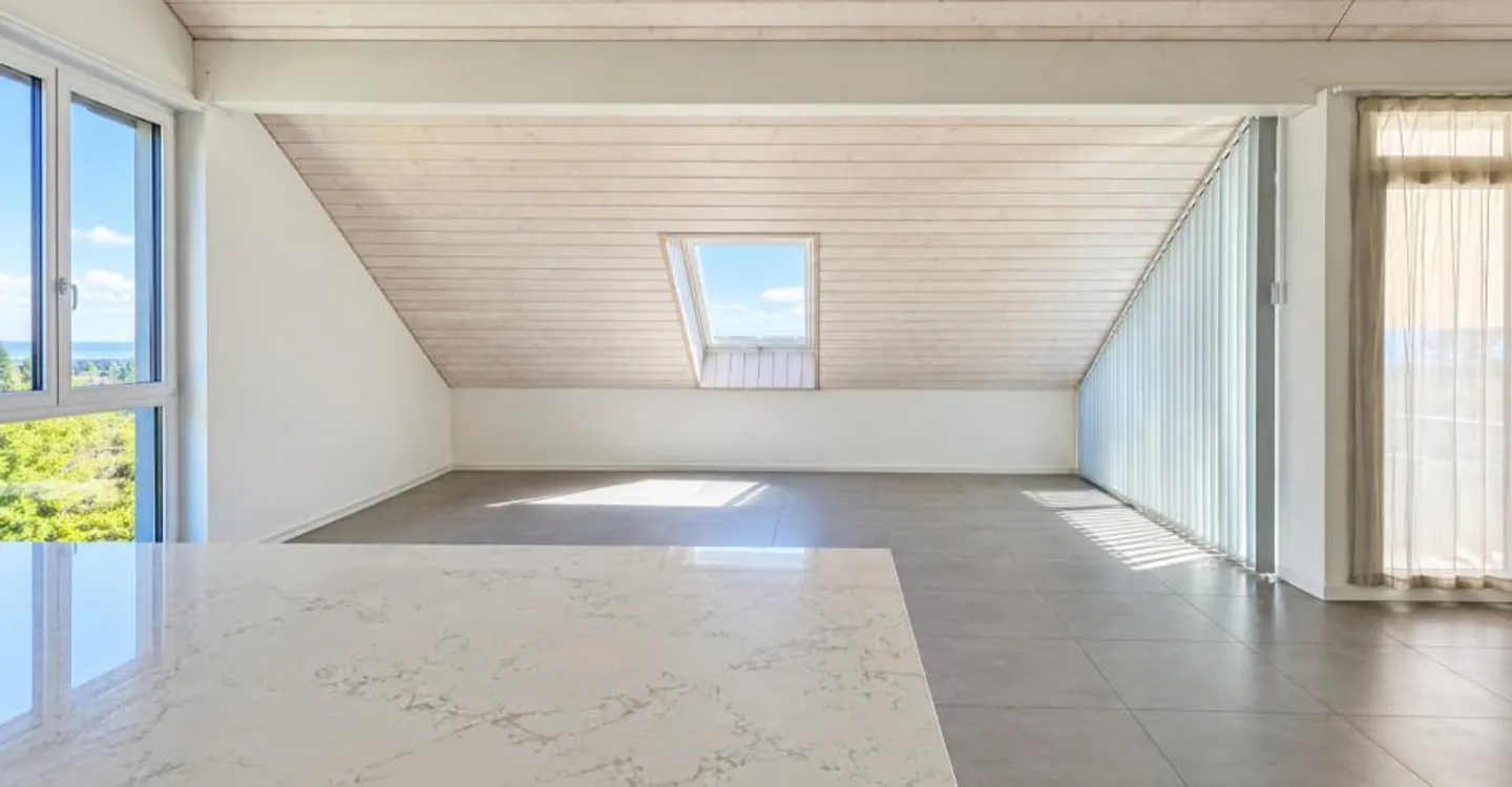 Bright 3.5 rooms with large balcony and three parking spaces - Photo 2 of 9